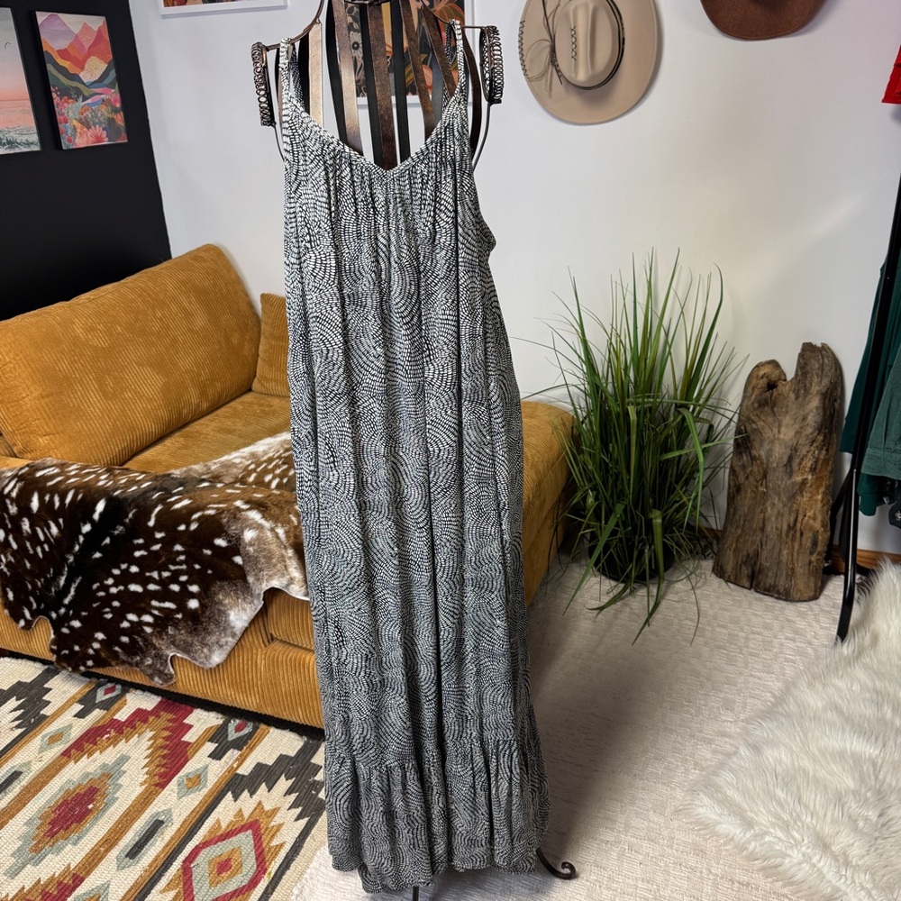 Ava & Viv Black and White Abstract Print Maxi Dress